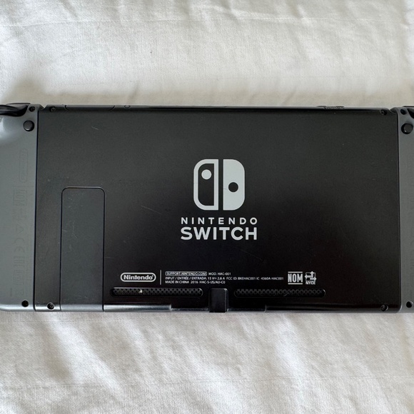 Nintendo Switch Console with Joycon Controller - Picture 3 of 9